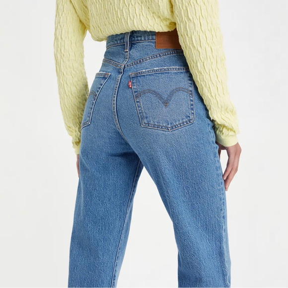 Levi's Ribcage Straight Ankle Jeans - Picture 5 of 6